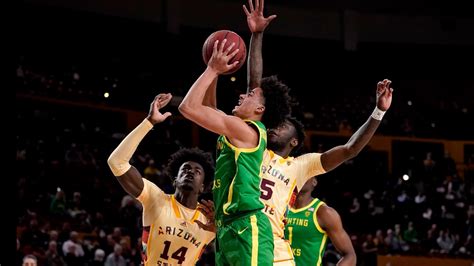 Bittle leads Oregon to 68-54 victory over UCF in NIT